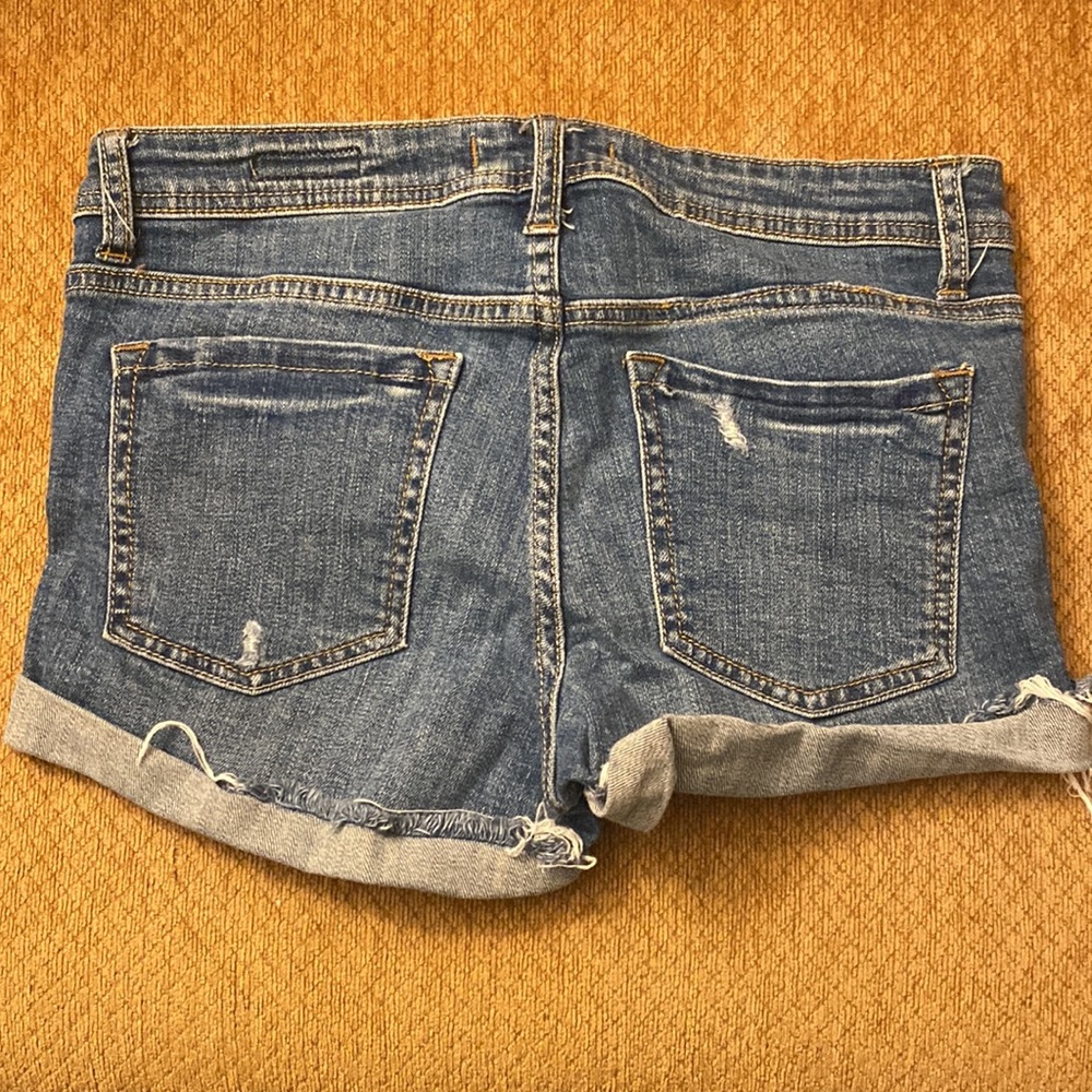 Low Rise Shorts - Picture 3 of 4